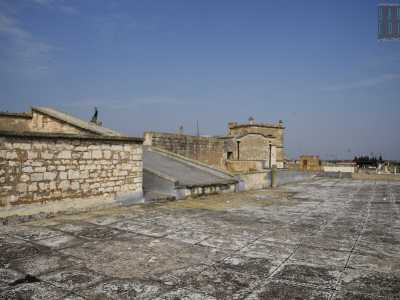 Possiamo ora salire fin sopra il terrazzo...